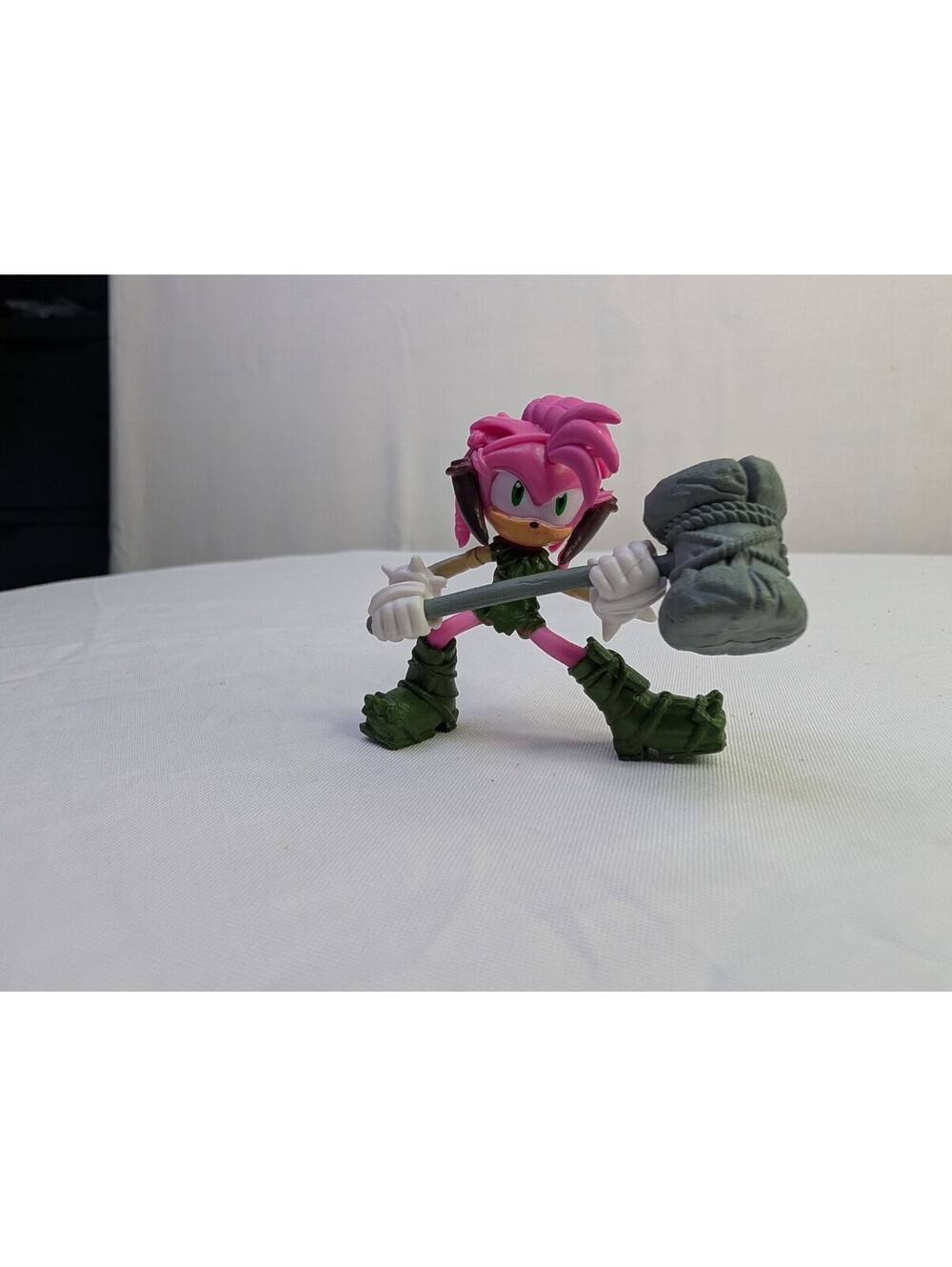Sonic the Hedgehog Amy Rose Action Figure with Hammer